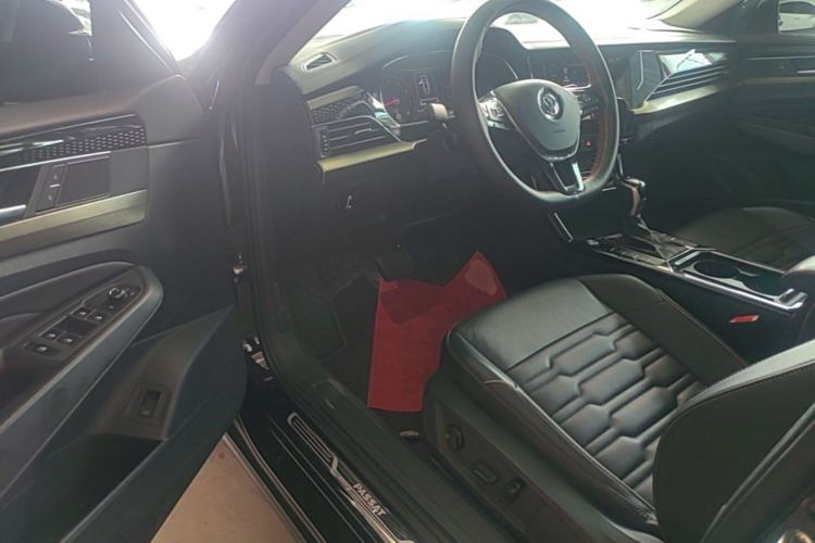 Used Volkswagen Passat 2020 330TSI Elite Edition China VI Driver Seat