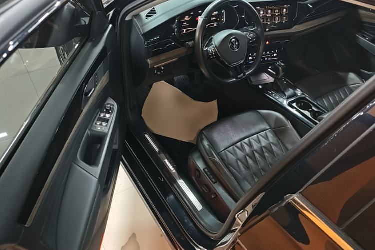 Used Volkswagen Passat 2020 Revised Version 330TSI Luxury Edition China VI Standard Driver Seat
