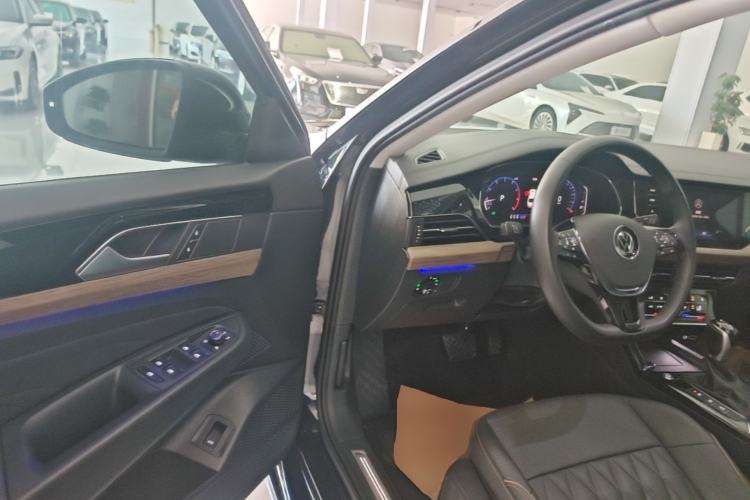 Used Volkswagen Passat 2020 Revised Version 330TSI Luxury Edition China VI Standard Driver Seat