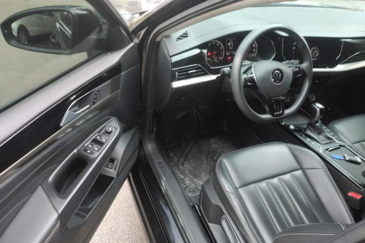 Used Volkswagen Passat 2020 Revised Version 280TSI Business Edition China VI Standard Driver Seat