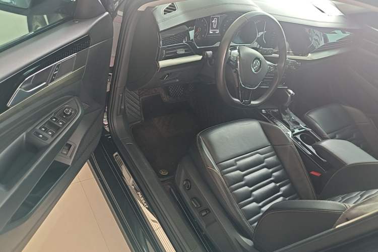 Used Volkswagen Passat 2020 330TSI Elite Edition China VI Driver Seat