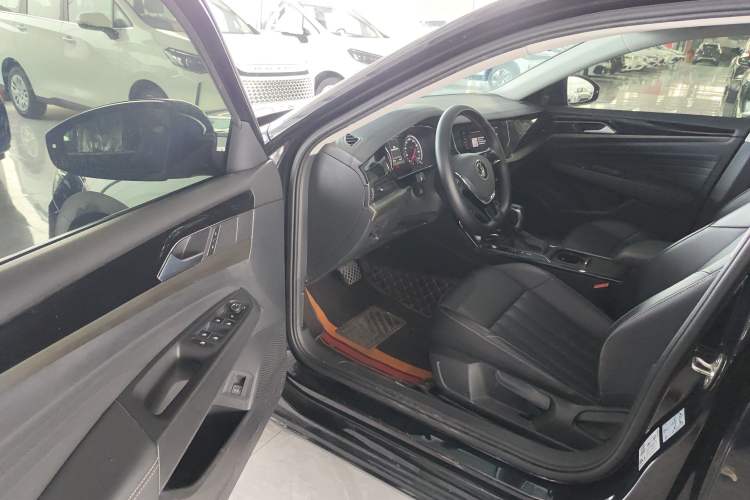 Used Volkswagen Passat 2020 Revised Version 280TSI Business Edition China VI Standard Driver Seat