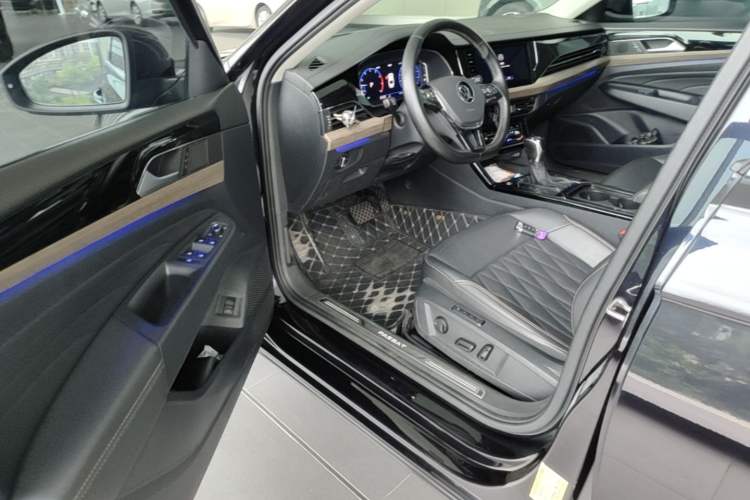 Used Volkswagen Passat 2020 Revised Version 330TSI Luxury Edition China VI Standard Driver Seat