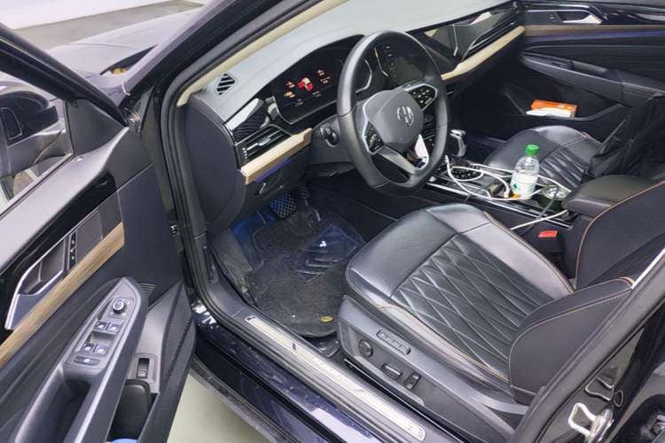 Used Volkswagen Passat 2020 330TSI Luxury Edition China VI Driver Seat