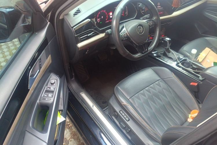 Used Volkswagen Passat 2020 330TSI Luxury Edition China VI Driver Seat