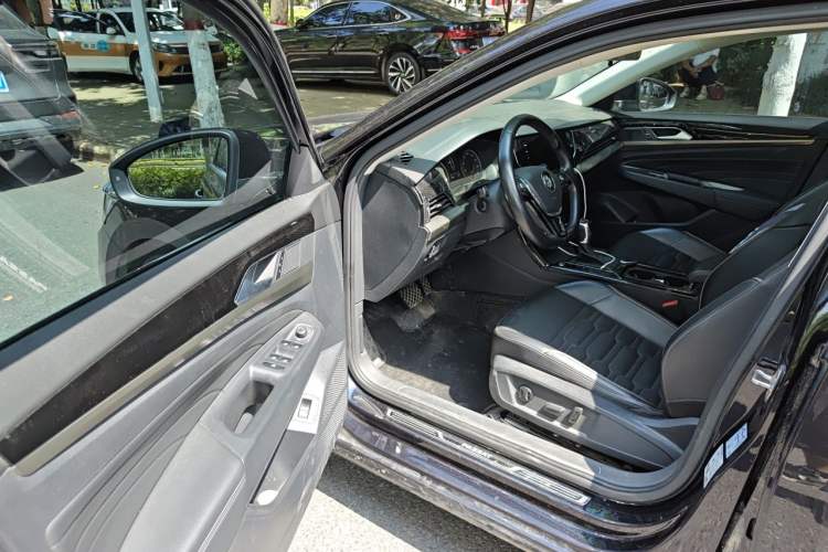 Used Volkswagen Passat 2020 330TSI Elite Edition China VI Driver Seat