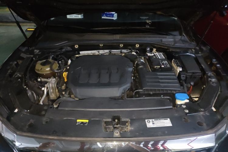 Used Volkswagen Passat 2020 330TSI Elite Edition China VI Engine Bay