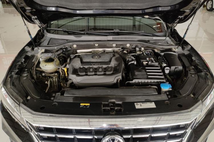 Used Volkswagen Passat 2020 330TSI Elite Edition China VI Engine Bay