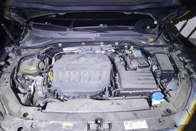 Used Volkswagen Passat 2020 330TSI Luxury Edition China VI Engine Bay