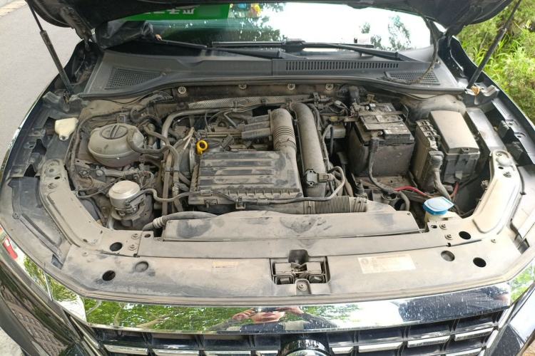 Used Volkswagen Passat 2020 Revised Version 280TSI Business Edition China VI Standard Engine Bay