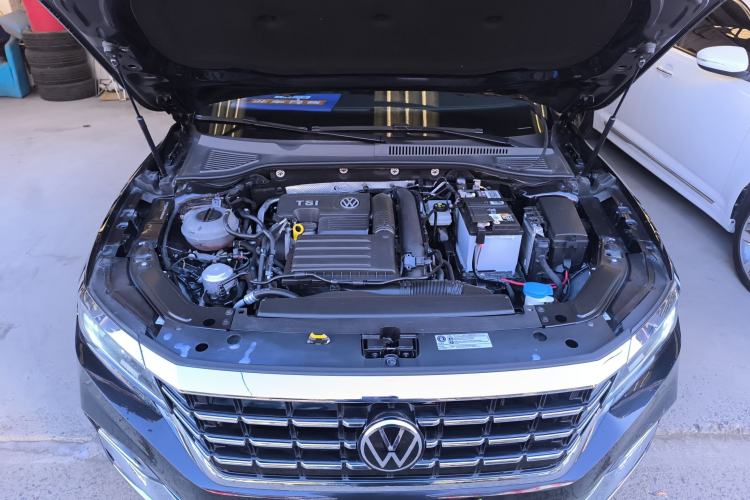 Used Volkswagen Passat 2020 280TSI Business Edition China VI Standard Engine Bay