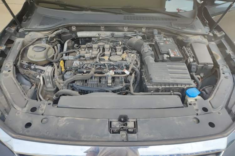 Used Volkswagen Passat 2020 330TSI Luxury Edition China VI Engine Bay