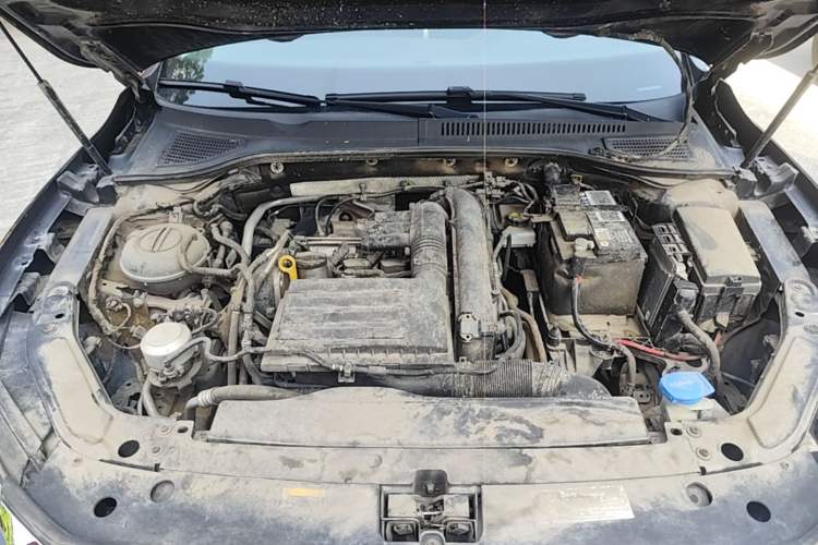 Used Volkswagen Passat 2020 Revised Version 280TSI Business Edition China VI Standard Engine Bay