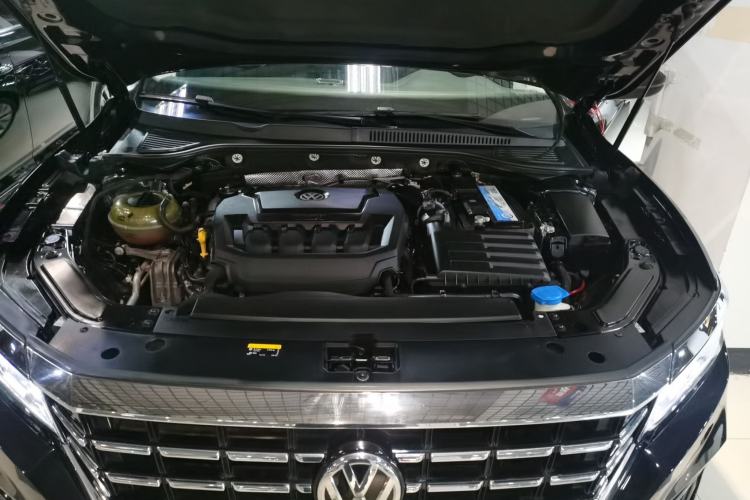 Used Volkswagen Passat 2020 330TSI Elite Edition China VI Engine Bay