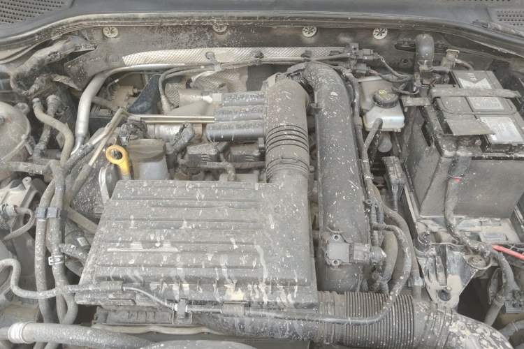 Used Volkswagen Passat 2020 Revised Version 280TSI Business Edition China VI Standard Engine Bay