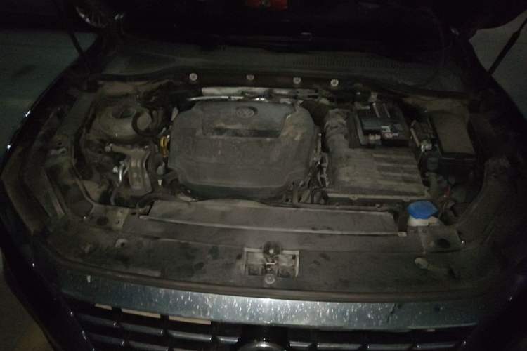 Used Volkswagen Passat 2020 330TSI Luxury Edition China VI Engine Bay