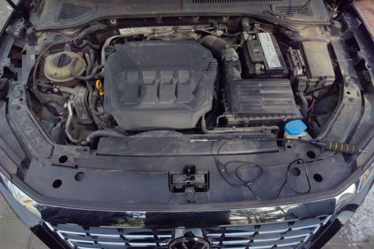 Used Volkswagen Passat 2020 Revised Version 330TSI Luxury Edition China VI Standard Engine Bay