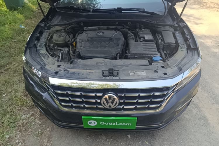Used Volkswagen Passat 2020 330TSI Luxury Edition China VI Engine Bay
