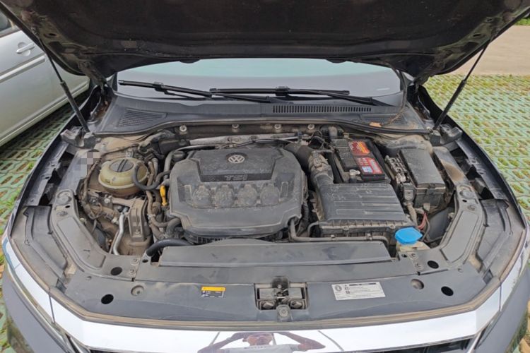 Used Volkswagen Passat 2020 330TSI Elite Edition China VI Engine Bay
