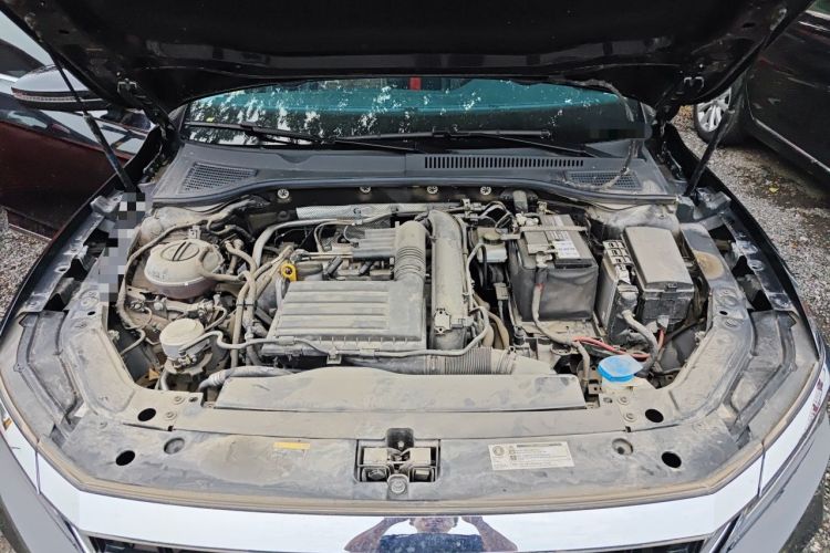Used Volkswagen Passat 2020 Revised Version 280TSI Business Edition China VI Standard Engine Bay