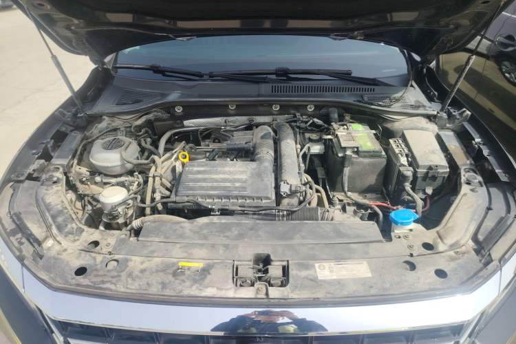 Used Volkswagen Passat 2020 280TSI Business Edition China VI Standard Engine Bay