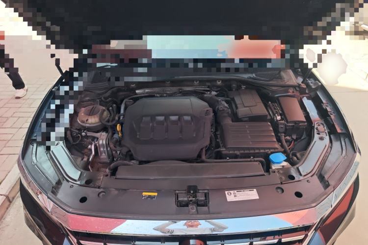Used Volkswagen Passat 2020 Revised Version 330TSI Luxury Edition China VI Standard Engine Bay