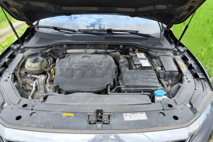 Used Volkswagen Passat 2020 330TSI Elite Edition China VI Engine Bay