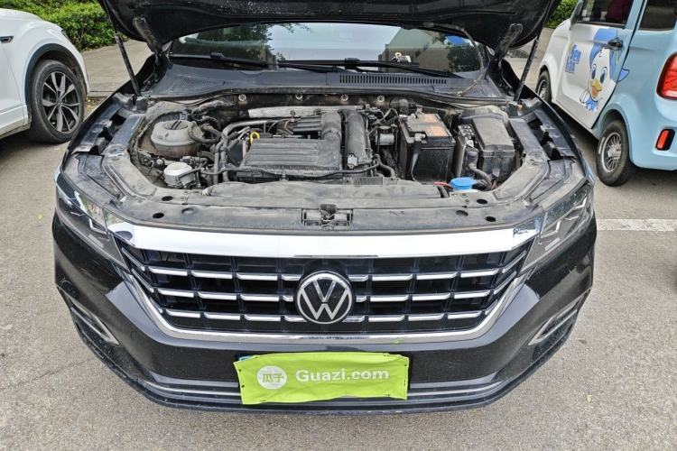 Used Volkswagen Passat 2020 Revised Version 280TSI Business Edition China VI Standard Engine Bay