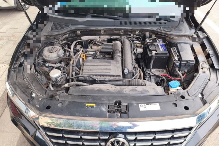 Used Volkswagen Passat 2020 280TSI Business Edition China VI Standard Engine Bay