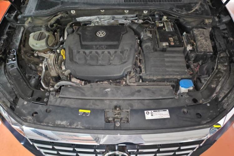 Used Volkswagen Passat 2020 330TSI Prestige Edition China VI Standard Engine Bay