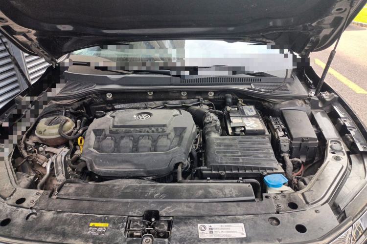 Used Volkswagen Passat 2020 330TSI Luxury Edition China VI Engine Bay