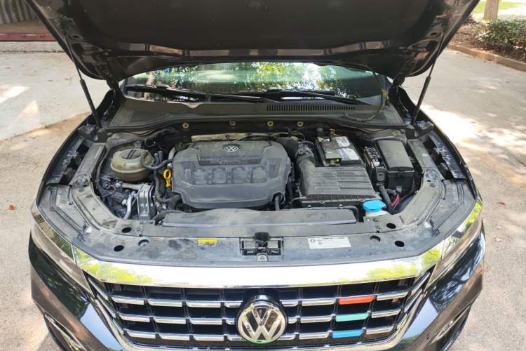 Used Volkswagen Passat 2020 330TSI Elite Edition China VI Engine Bay