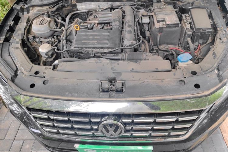 Used Volkswagen Passat 2020 Revised Version 280TSI Elite Edition China VI Standard Engine Bay
