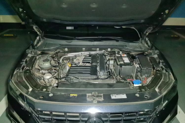 Used Volkswagen Passat 2020 280TSI Business Edition China VI Standard Engine Bay