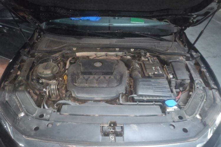 Used Volkswagen Passat 2020 330TSI Elite Edition China VI Engine Bay