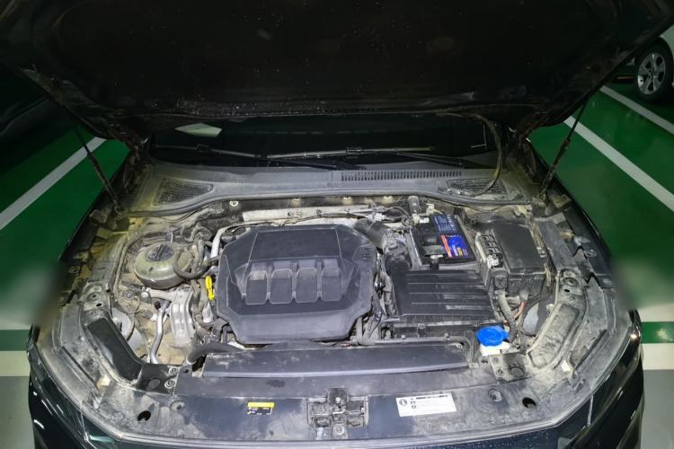 Used Volkswagen Passat 2020 Facelift 330TSI Elite Edition China VI Standard Engine Bay