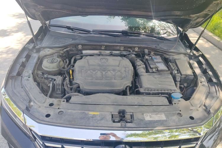 Used Volkswagen Passat 2020 330TSI Elite Edition China VI Engine Bay