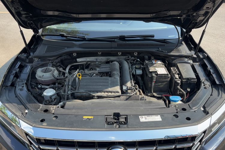 Used Volkswagen Passat 2020 Revised Version 280TSI Elite Edition China VI Standard Engine Bay