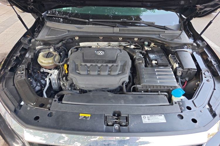 Used Volkswagen Passat 2020 330TSI Elite Edition China VI Engine Bay
