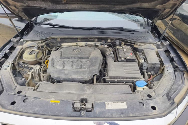 Used Volkswagen Passat 2020 330TSI Luxury Edition China VI Engine Bay