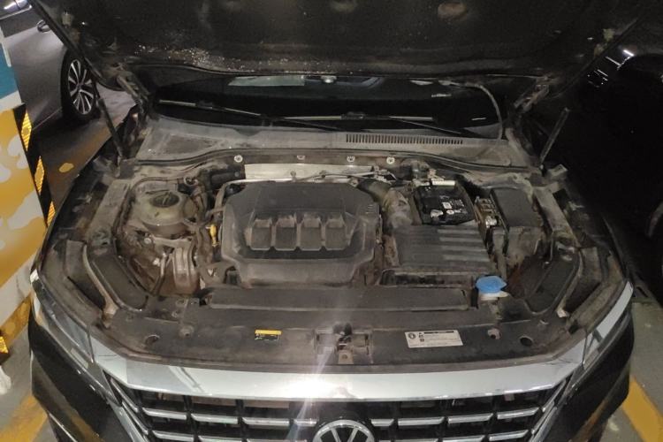 Used Volkswagen Passat 2020 330TSI Elite Edition China VI Engine Bay