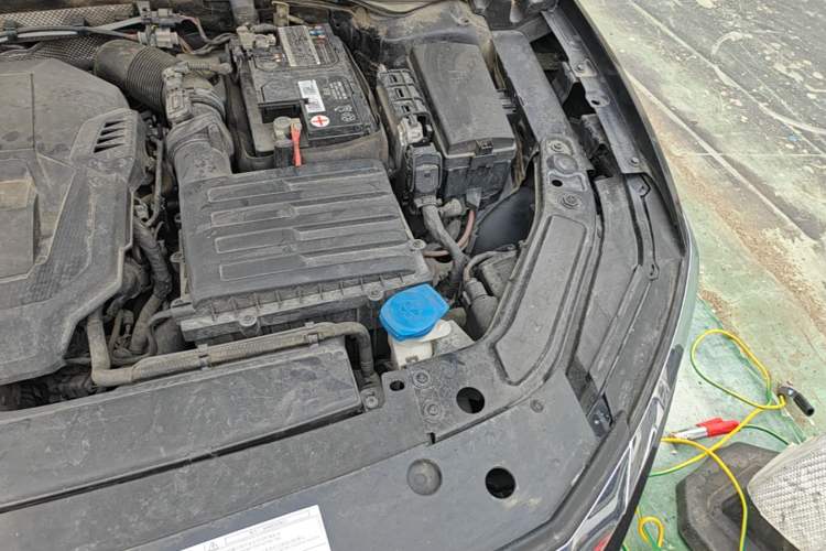 Used Volkswagen Passat 2020 Revised Version 330TSI Luxury Edition China VI Standard Engine Bay Left