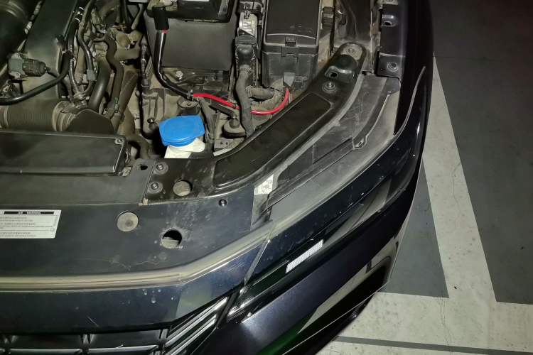 Used Volkswagen Passat 2020 280TSI Business Edition China VI Standard Engine Bay Left