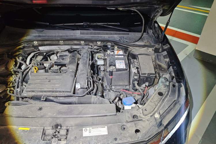 Used Volkswagen Passat 2020 280TSI Business Edition China VI Standard Engine Bay Left