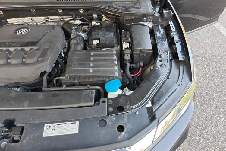 Used Volkswagen Passat 2020 330TSI Elite Edition China VI Engine Bay Left