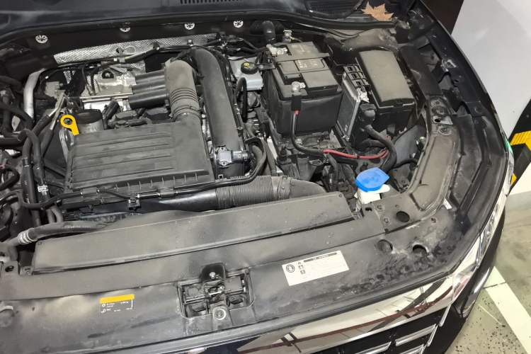 Used Volkswagen Passat 2020 Revised Version 280TSI Business Edition China VI Standard Engine Bay Left