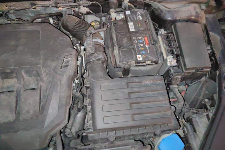 Used Volkswagen Passat 2020 Revised Version 330TSI Luxury Edition China VI Standard Engine Bay Left