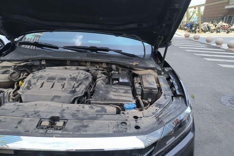 Used Volkswagen Passat 2020 Facelift 330TSI Prestige Edition China VI Standard Engine Bay Left