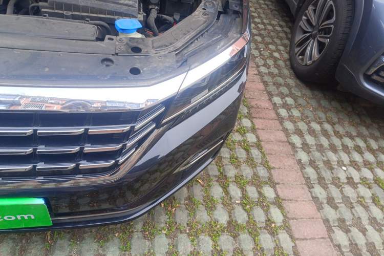 Used Volkswagen Passat 2020 330TSI Luxury Edition China VI Engine Bay Left
