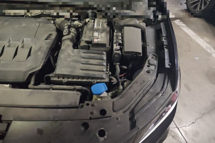 Used Volkswagen Passat 2020 Revised Version 330TSI Luxury Edition China VI Standard Engine Bay Left